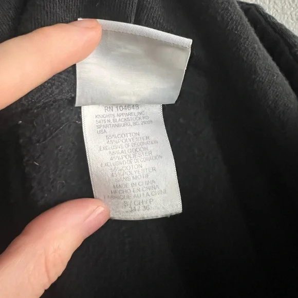 Chicago Blackhawk’s hoodie women’s size small black EUC embroidered logo - Picture 3 of 5